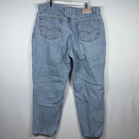 Vintage 1992 Levi's Men's Jeans Loose Fit Light Wash Size W42 L30 - Picture 2 of 8